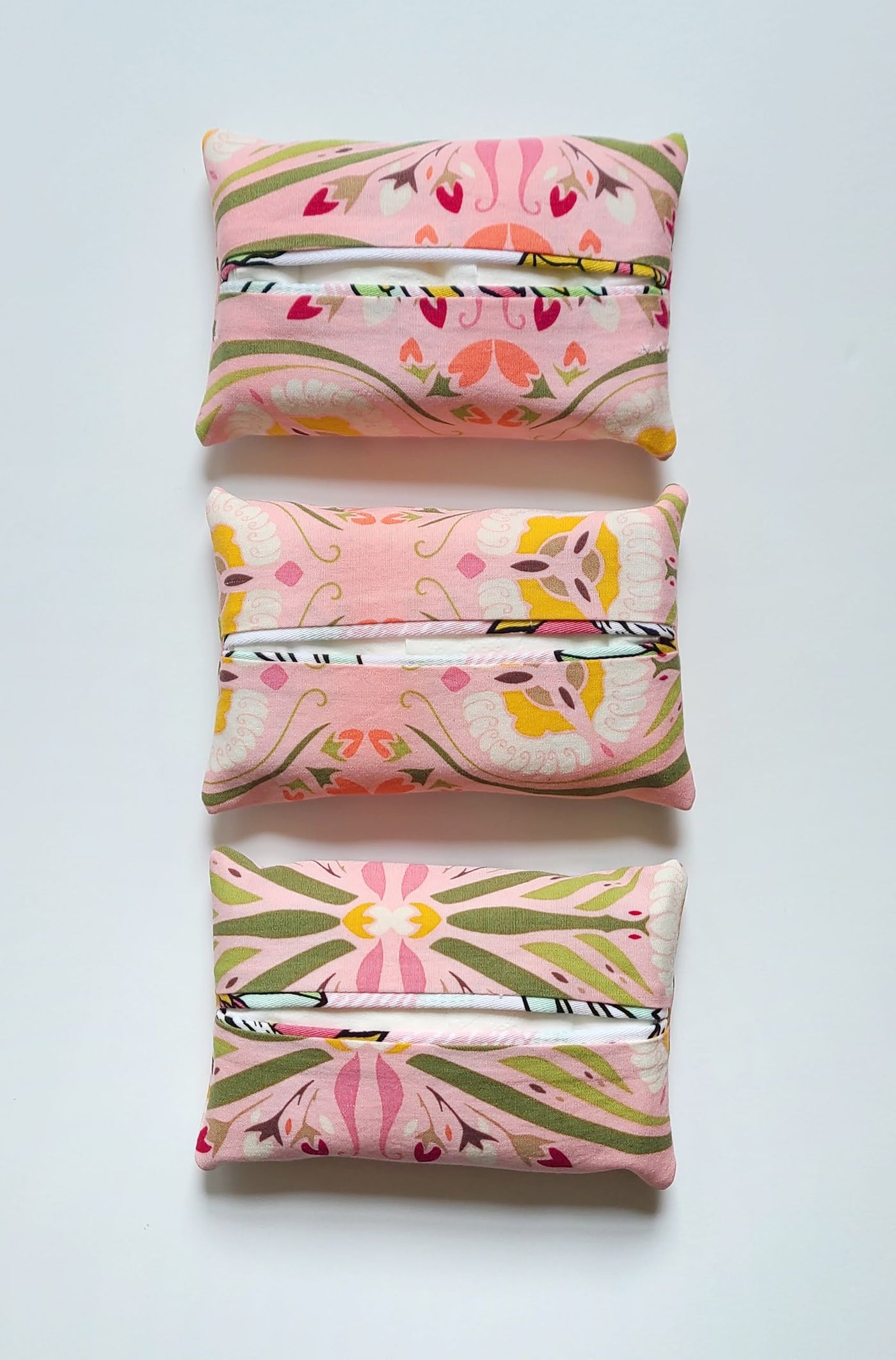 SAMPLE Travel Tissue Holder in Geometric Floral